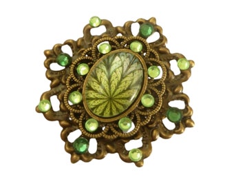 Elegant brooch star shape with leaf motif green bronze rhinestone jewelry décolleté lapel jewelry gift idea wife girlfriend