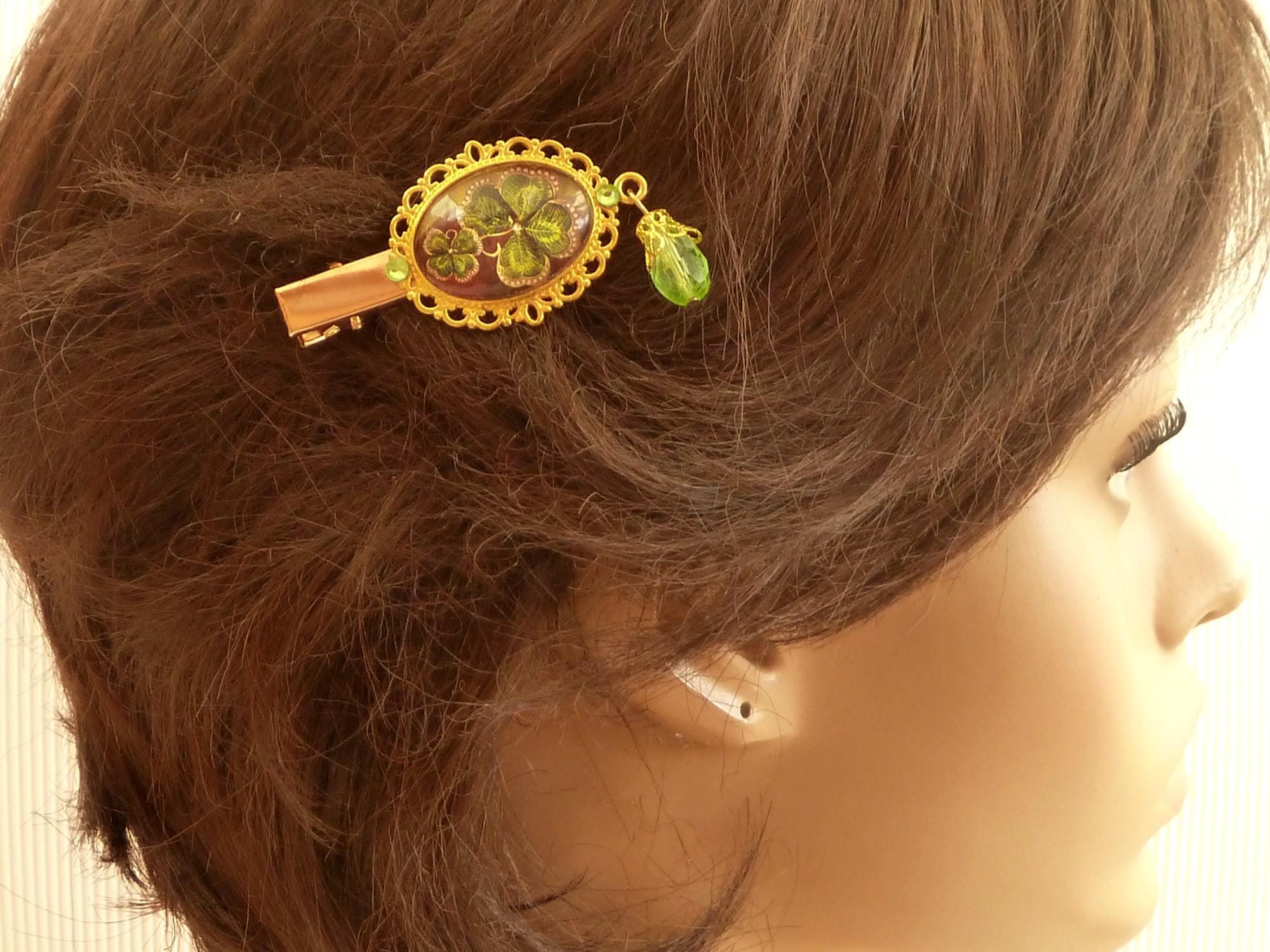 Lucky Charm Hair Clip With Four-leaf Clover Motif, Green  display picture 2