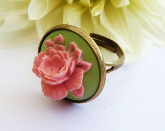 Elegant ring in bronze with 3D rose, antique ring, baroque ring, round ring