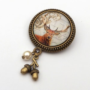 Brooch with deer motif forest animal hunting huntsman gift accessory jewelry for her image 1