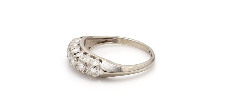 6-Stone Diamond Ring 14K Gold Vintage
