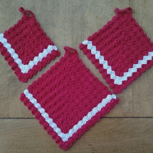 3 Vtg Pot Holders Hot Pads, Red & White Triangles graduated sizes CL