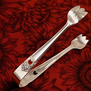 Minty Sugar Tongs _ ETERNALLY YOURS by 1847 Rogers Bros _ Vintage 1941 Silverplate