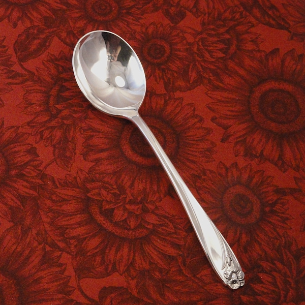 Minty Cream Soup _ DAFFODIL by 1847 Rogers Bros _ Vintage 1950 Silverplate _ Priced per Spoon