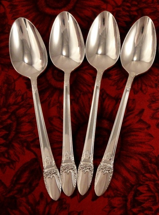 2 Serving Spoons Tablespoons 1847 Rogers Deco First Love Vintage Silverplate 
