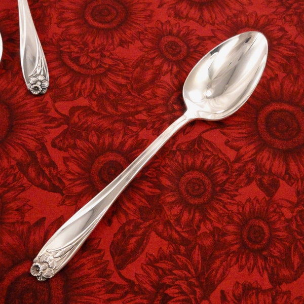 Minty Serving Spoon _ DAFFODIL by 1847 Rogers Bros _ Vintage 1950 Silverplate _ Priced per Spoon
