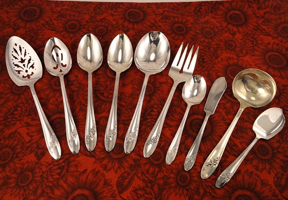 Minty Queen Bess II SERVERS by Oneida Community Tudor Plate _