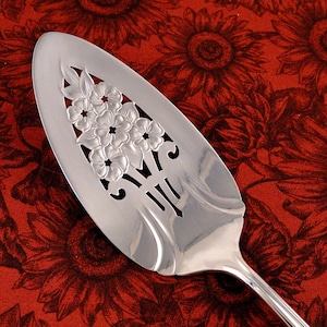 Minty Wedding Cake Server _ ETERNALLY YOURS by 1847 Rogers Bros _ Vintage 1941 Silverplate