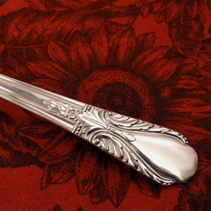 Minty Iced Tea Spoon _ AVALON CABIN by Wm Rogers _ Vintage 1940 Silverplate _ Priced per Spoon