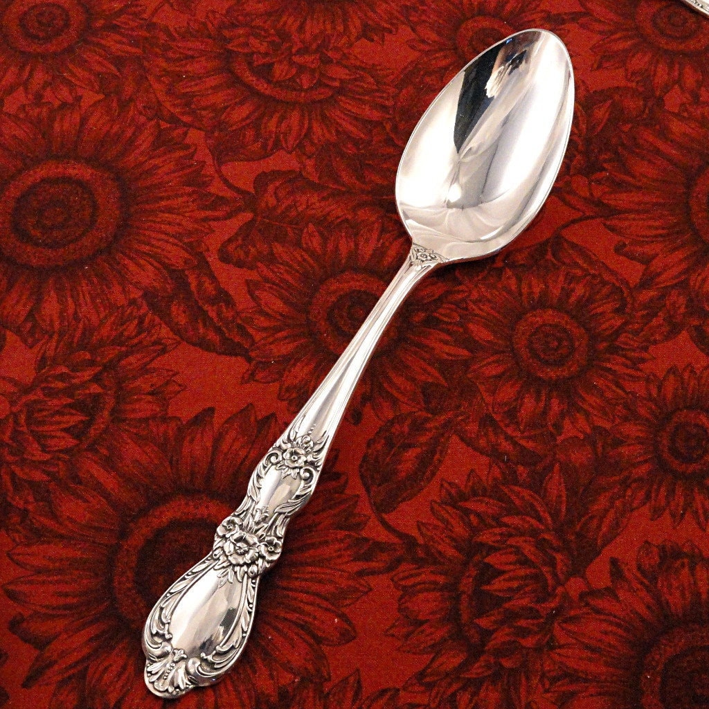 Minty Serving Spoon _ HERITAGE by 1847 Rogers Bros _ Vintage 1953 Silverplate