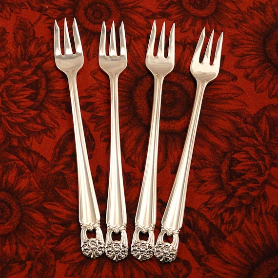 Eternally Yours by 1847 Rogers Plate Silverplate Cocktail Seafood Fork 5 1//2/"