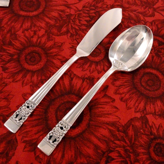 ONEIDA COMMUNITY SILVERPLATE /"CORONATION/" PATTERN 4 ROUND SOUP SPOONS 6 7//8/"
