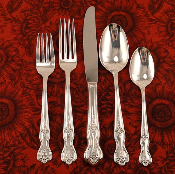 Wm Rogers Co 1951 Magnolia Inspiration Silverplate 4 dinner Knives 9/" look new