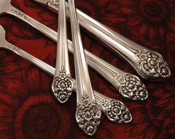 Cuillère à soupe menthe gombo _ PLANTATION de 1881 Rogers _ Plaqué argent vintage 1948 _ Prix par cuillère