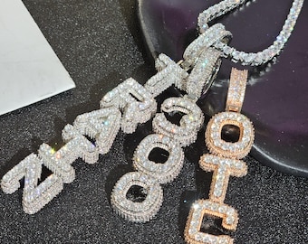 Naszyjnik z pionowym imieniem Iced Out z łańcuszkiem tenisowym, personalizowane zawieszki z literami, biżuteria na bal maturalny