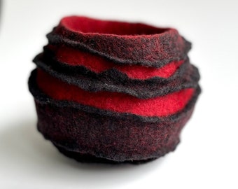 Felt SCULPTURE - red black bowl | Storage | felt object | Organizer | shell | Decoration - an Anna flower child - unique