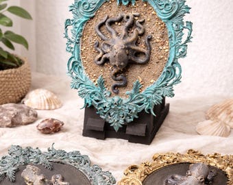 Pieuvre naturalisée végétale dans un cadre baroque – Objet de curiosité mural – Art gothique bohème – Décoration insolite – Pièce unique faite main