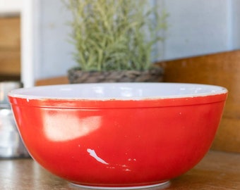 Pyrex 404 Primary Red Mixing Bowl