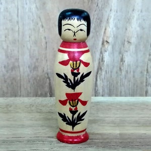 Kokeshi Doll, Japanese Wooden Doll, Vintage Wooden Doll, Doll of Happiness, Lucky Charm, Vintage Decor, Japanese Vintage, Hight 3.5 Inches