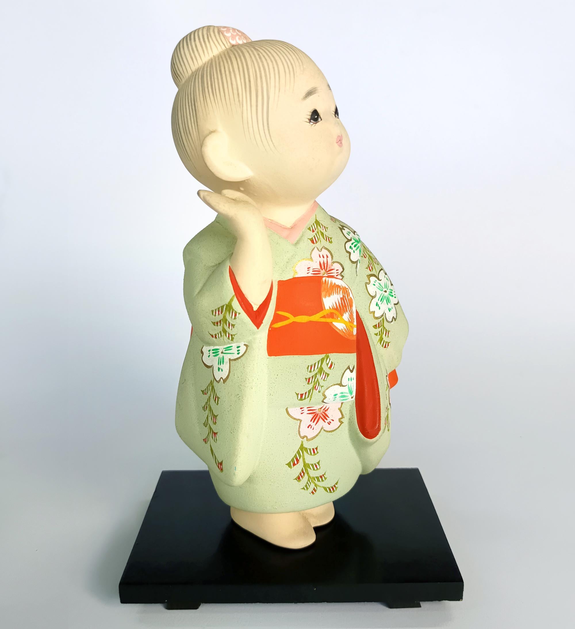 博多人形、日本の伝統的な陶器のヴィンテージ人形、日本の工芸品、着物
