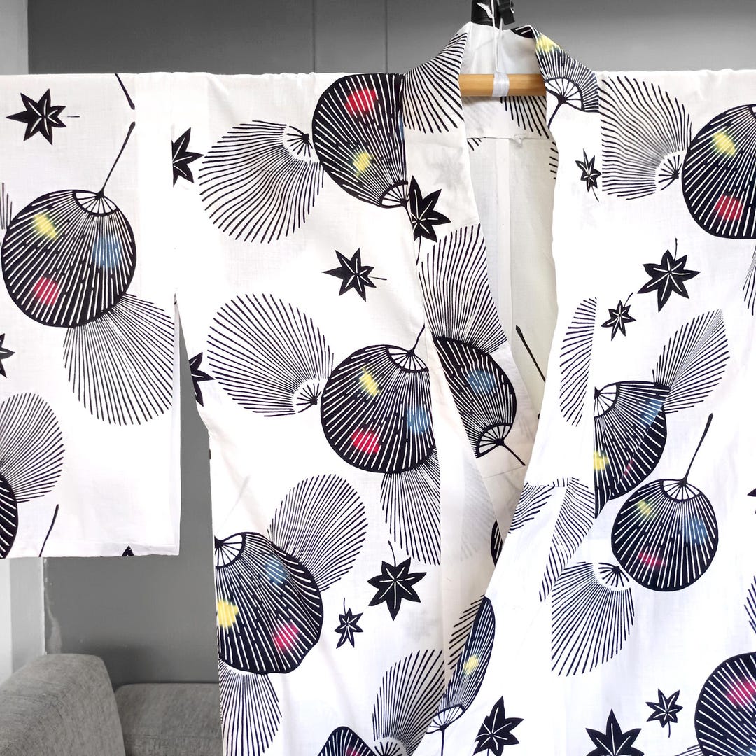 Sayagata Pattern Robe Vintage Japanese Yukata Robe – Hand Fan Pattern, Minimal Line Art ...