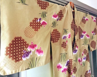 Vintage japońska yukata, letnia szata, japońskie kimono, yukata, kimono, kwiatowy wzór, kwiaty irysa, długa brązowa yukata, letni prezent dla niej
