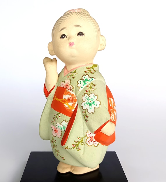博多人形、日本の伝統的な陶器のヴィンテージ人形、日本の工芸品、着物