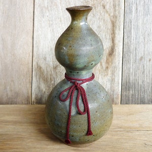 Japanese Ceramic Vase, Ceramic Vase, Vintage Vase, Flower Vase, Gourd Shape, Symbols of Luck, Handmade Vase, Decor Vase, Made in Japan
