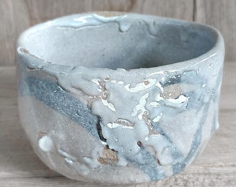 Japanische Chawan-Tasse, Vintage-Keramik-Teeschale, Teetasse, Matcha, Chawan, Keramik und Töpferei, Teracotta rauer Ton, Shino-Tasse hoch 3 "Zoll