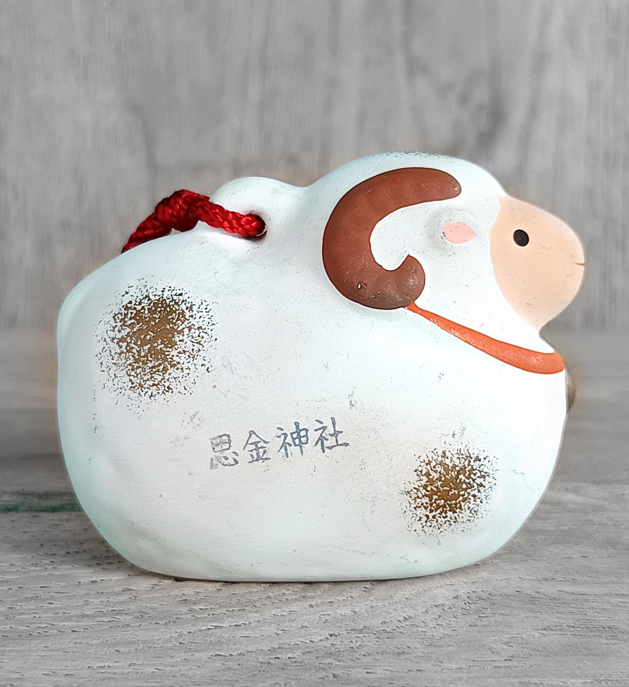 * antique sheep ✵ * クリーム色リボンの キュートな羊さん antique sheep ✵ * クリーム色リボンの キュートな羊さん