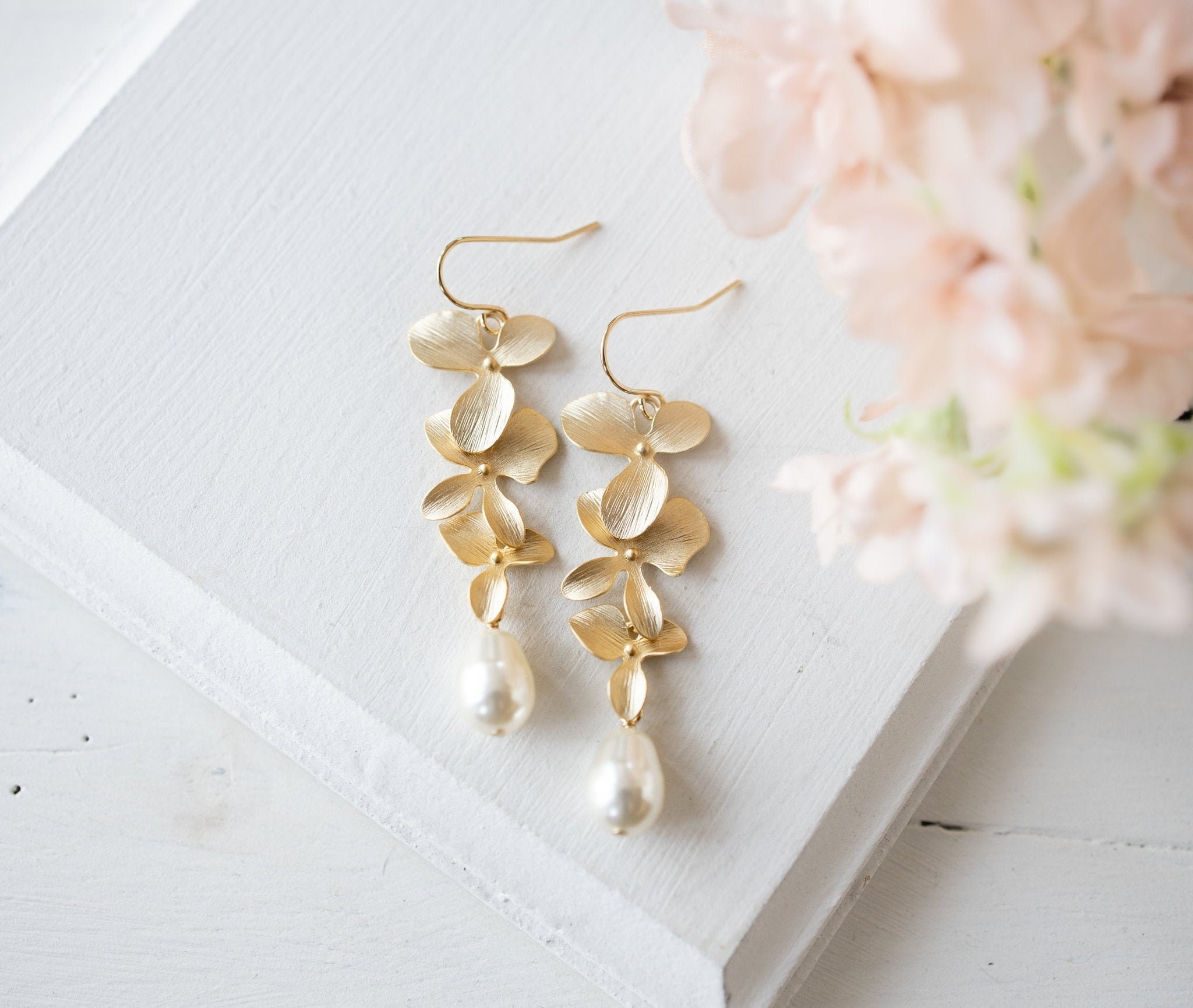 Mother Of Pearl Earrings – Masayaa