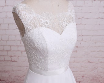 Simple Style Wedding Dress Chiffon Skirt Bridal Gown with Sheer Lace Back Sweetheart Underlay Wedding Dress