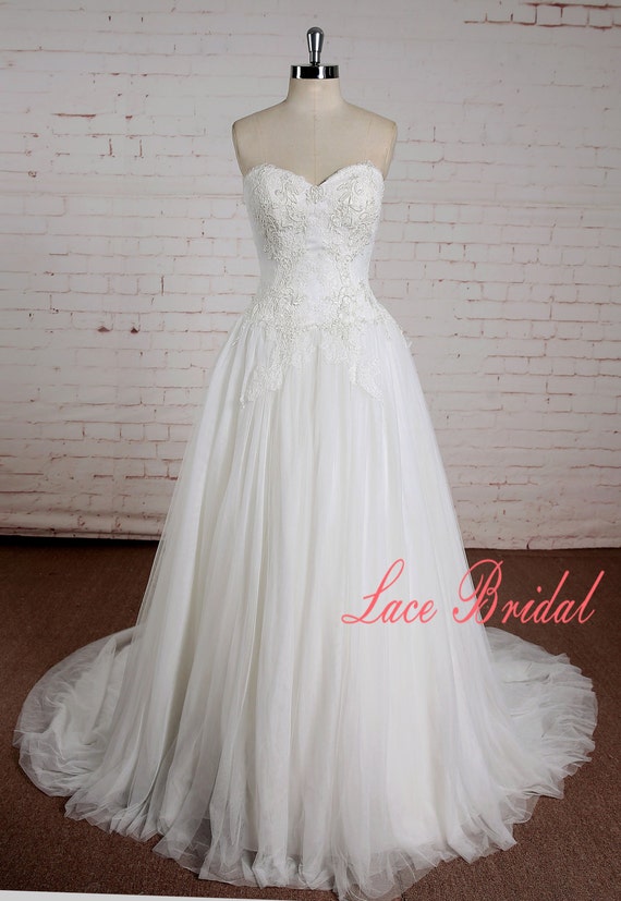 a line dress with sweetheart neckline