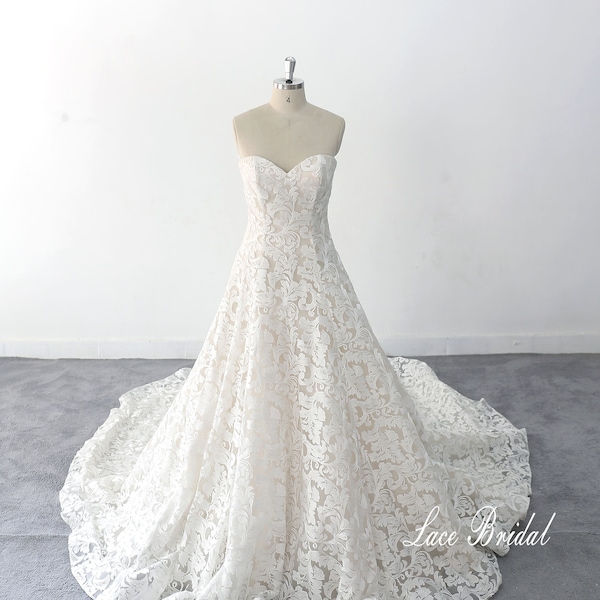 Bridal Cathedral Dress Lace Wedding Dresses Custom Wedding Dresses Classic Wedding Dresses Fairytale Lace Wedding Gown