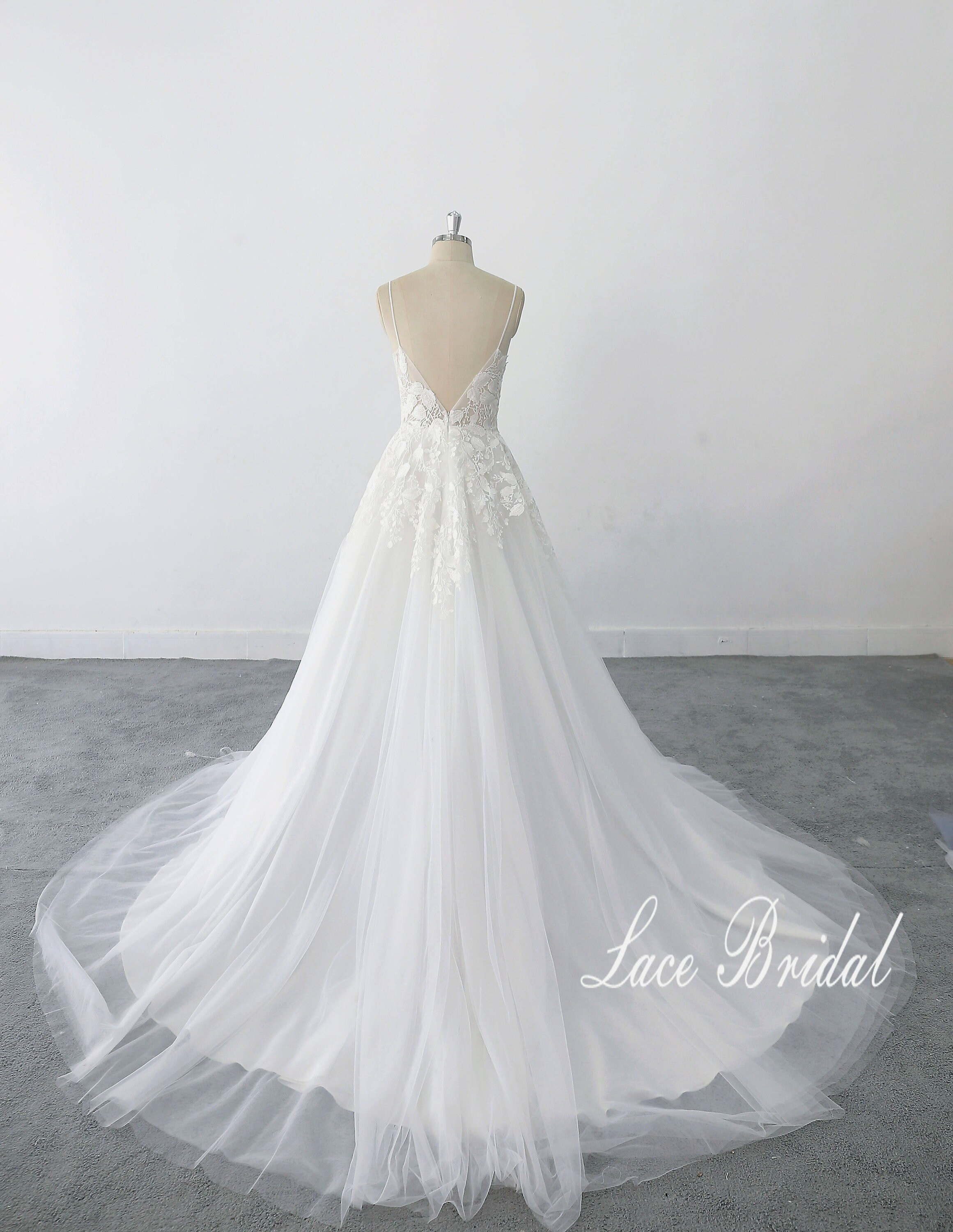 Simple Halter A-Line Tulle Wedding Dress with Delicate Lace Appliqués main image 1