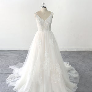 Vintage Cream Satin Halter-Neck Ruched Bodice 3D Flower Wedding Dress DP7642