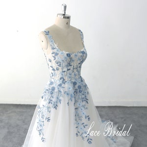 Customized wedding dress blue lace wedding dress Romantic light wedding dress with straps imagem 2