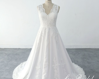 Custom wedding dress Lace Wedding Dress , Ivory A-line Wedding Dress, Elegant Lace Wedding Dress with Chapel Train