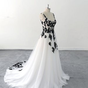 Unique black and white wedding dresses, tailor-made wedding dresses Black lace wedding dresses Gothic style wedding dresses