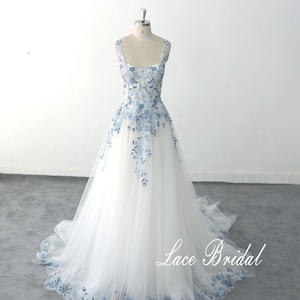 Customized wedding dress blue lace wedding dress Romantic light wedding dress with straps imagem 3