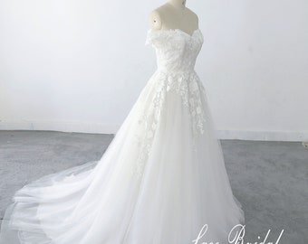 Off the Shoulde Lace Weddding Dress, Ivory A-line Wedding Dress, Flowy Tulle Lace Wedding Dress