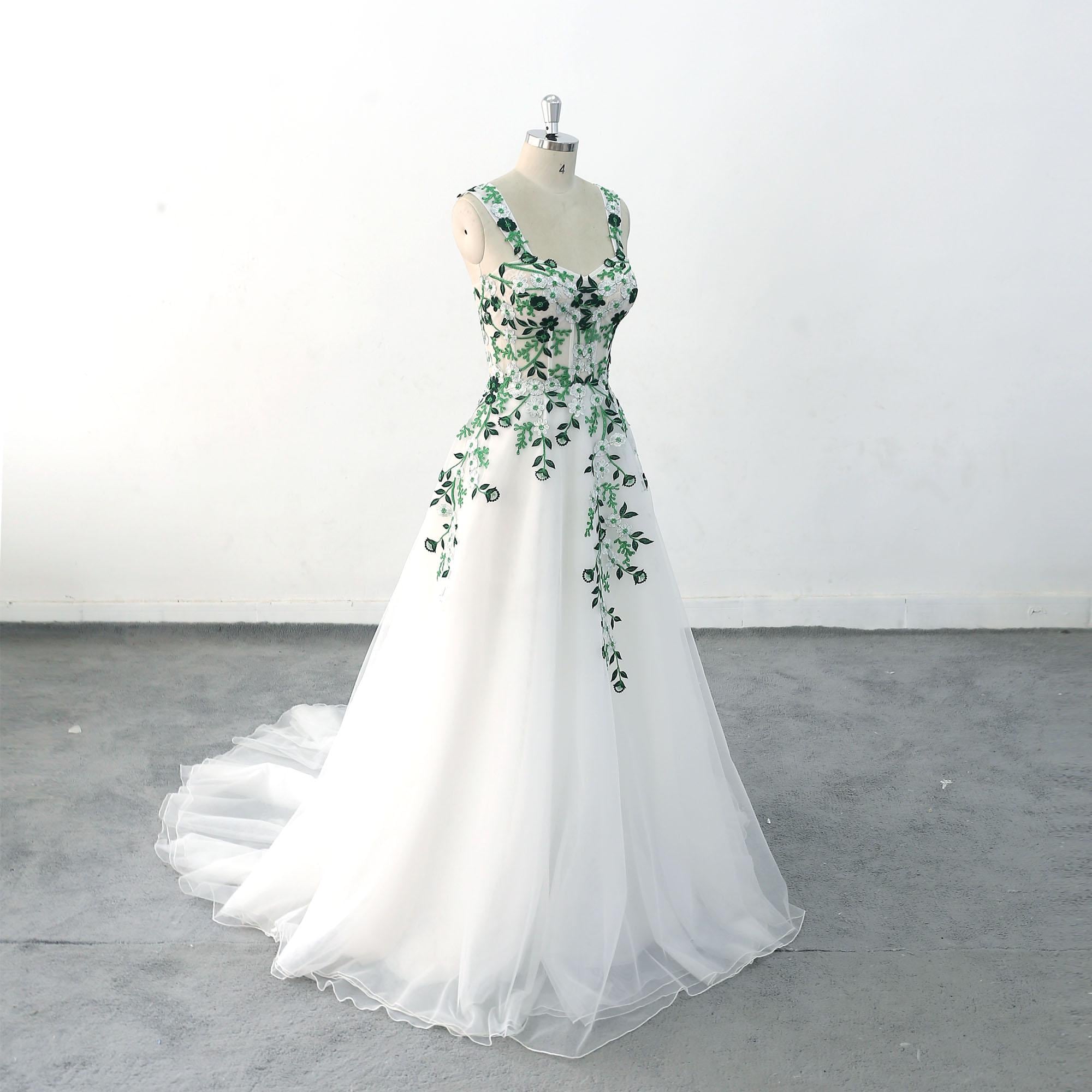 irish wedding dresses green Mythrojan Traditional Irish Celtic Dress : Chemise and Over Dress Medieval Renaissance Costume SCA LARP : Green main image 0