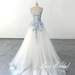 Customized wedding dress blue lace wedding dress Romantic light wedding dress with straps imagem 4