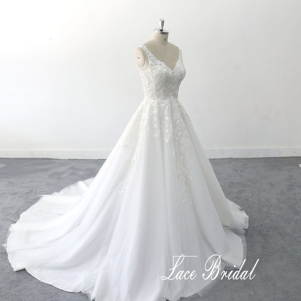 lace wedding dress , A-line wedding dress, full length delicate dress, Ivory Lace Wedding