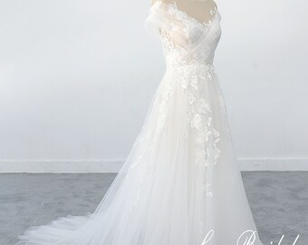 Exquisite off Shoulder Sleeves Wedding Dress, Lace Wedding Dress with Illusion Neckline