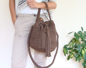 Crochet bucket bag, crossbody boho bag, lined cotton rope bag with pockets, custom-made drawstring bag