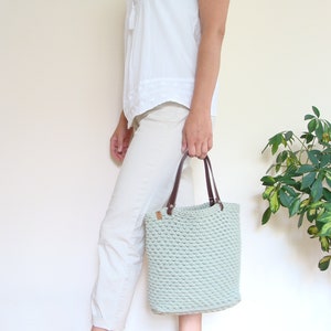 Sac au crochet avec lanières en cuir, sac à main en corde de coton, sac panier doublé personnalisé, sac fourre-tout avec poches