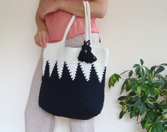 Large cotton tote bag with pockets, two-toned crochet bag with tassels, custom shopping bag, monochrome bag