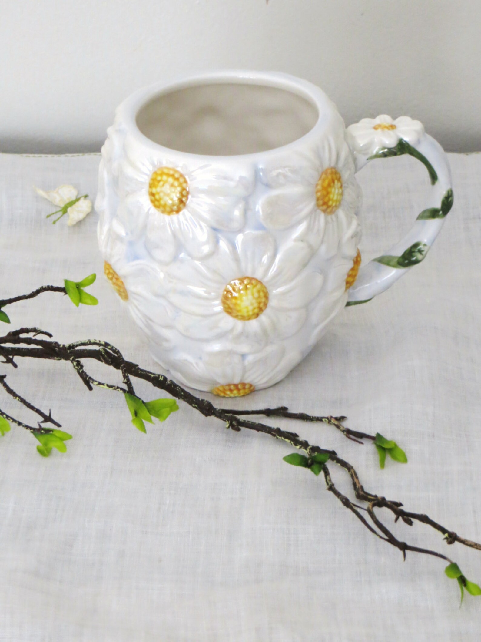 Ceramic Daisy Mug Gibson Designs Iridescent White Daisy Etsy