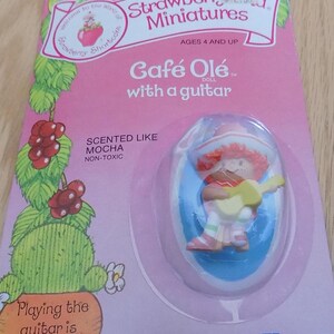 Strawberry Shortcake Mini Strawberryland Miniatures Café Ole Guitar Sealed Vintage Kenner PVC-actiefiguurpop